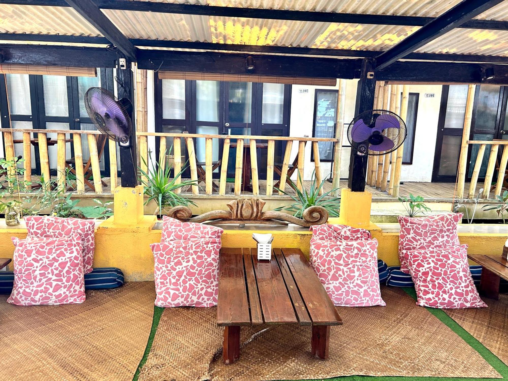 Lazy Dog Bed & Breakfast Balabag  Екстериор снимка