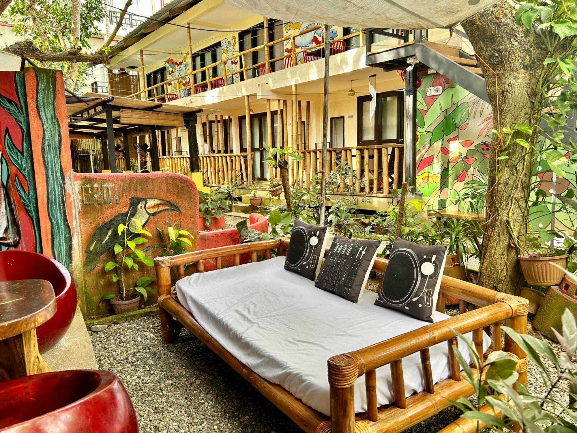 Lazy Dog Bed & Breakfast Balabag  Екстериор снимка