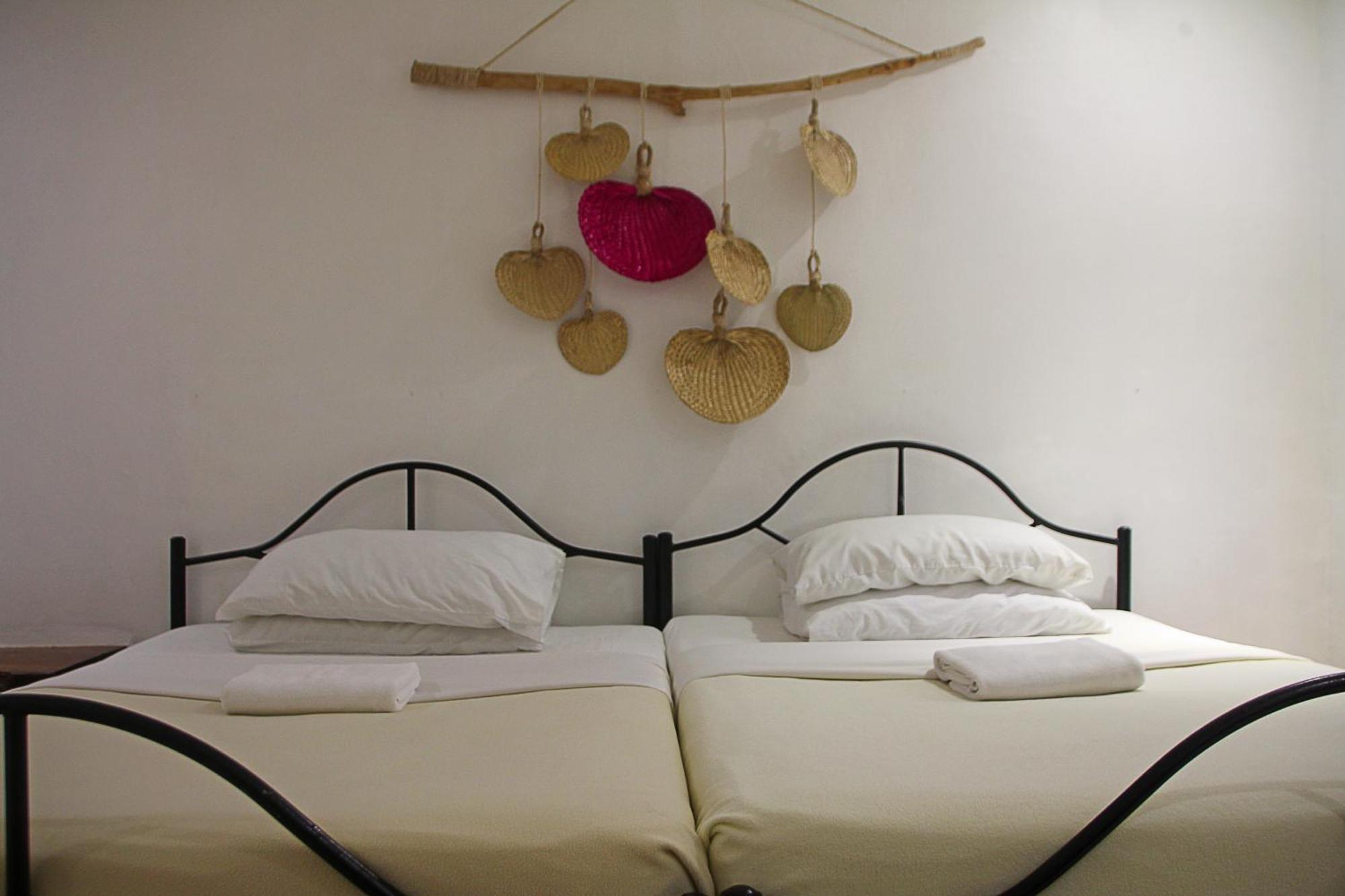 Lazy Dog Bed & Breakfast Balabag  Екстериор снимка