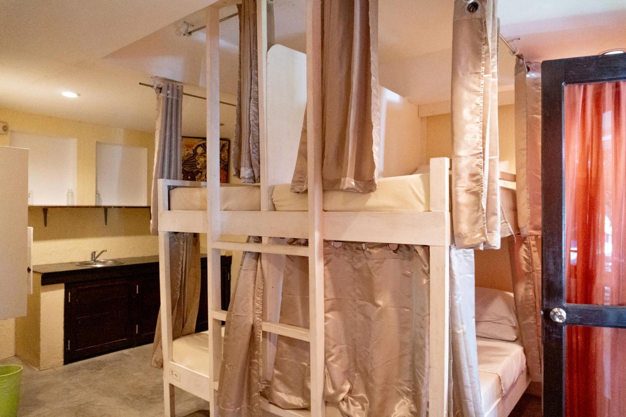 Lazy Dog Bed & Breakfast Balabag  Екстериор снимка